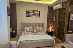 Trendy Feels, Zirakpur