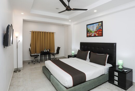 Collection O Residency Near Dwarka Sector 21 Metro Station