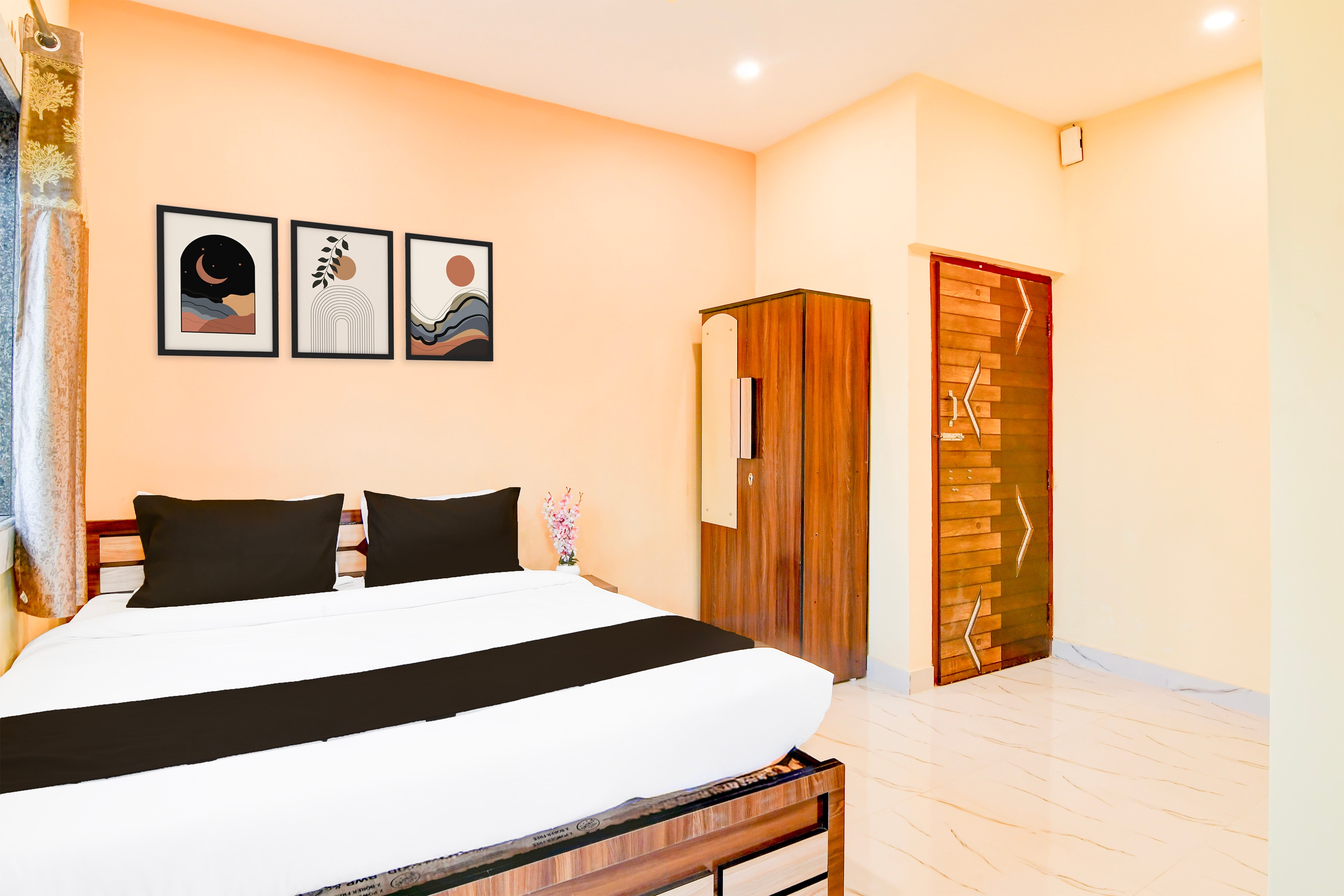 Hotel O Chowdhury Guest House - Tap to explore photos