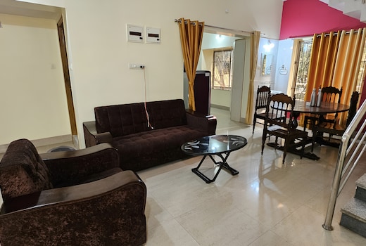 LovingLuving 3BHK Entire Apartment At KIIT Sqaure