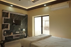 CLASSY5 Paying Guest House, Varanasi