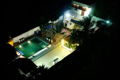 Jaden's Abode, Ponneri
