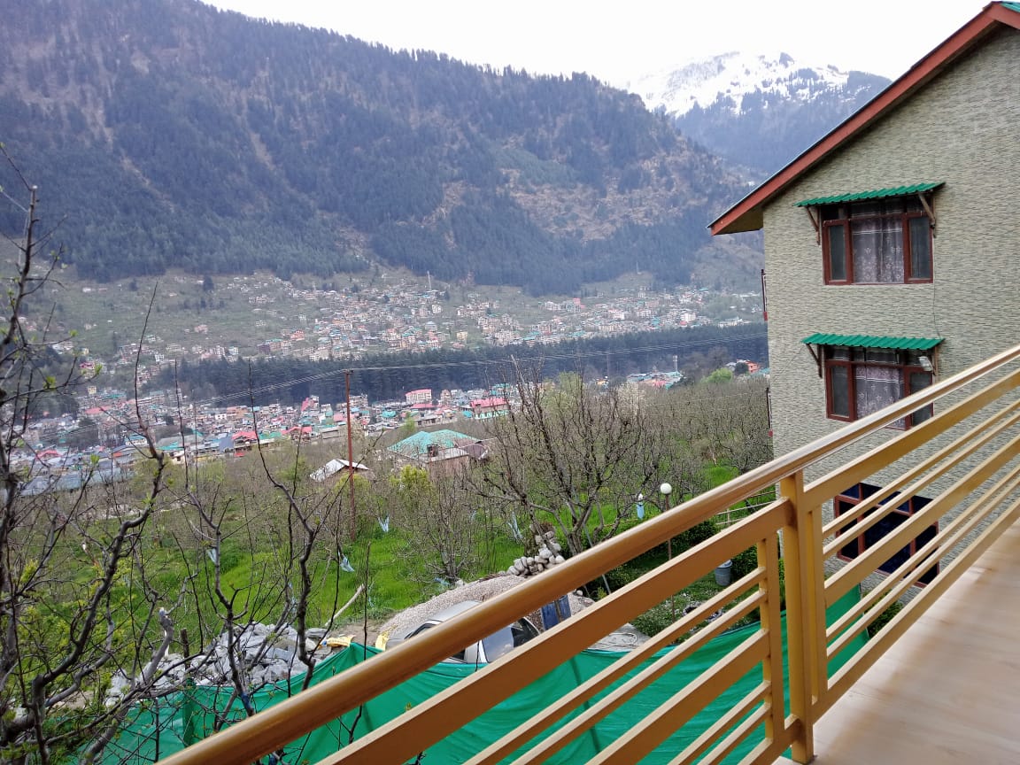 The Himalayan Retreat Manali by Le Pension Stays - 500 metres from Hadimba Devi Temple - Tap to explore photos
