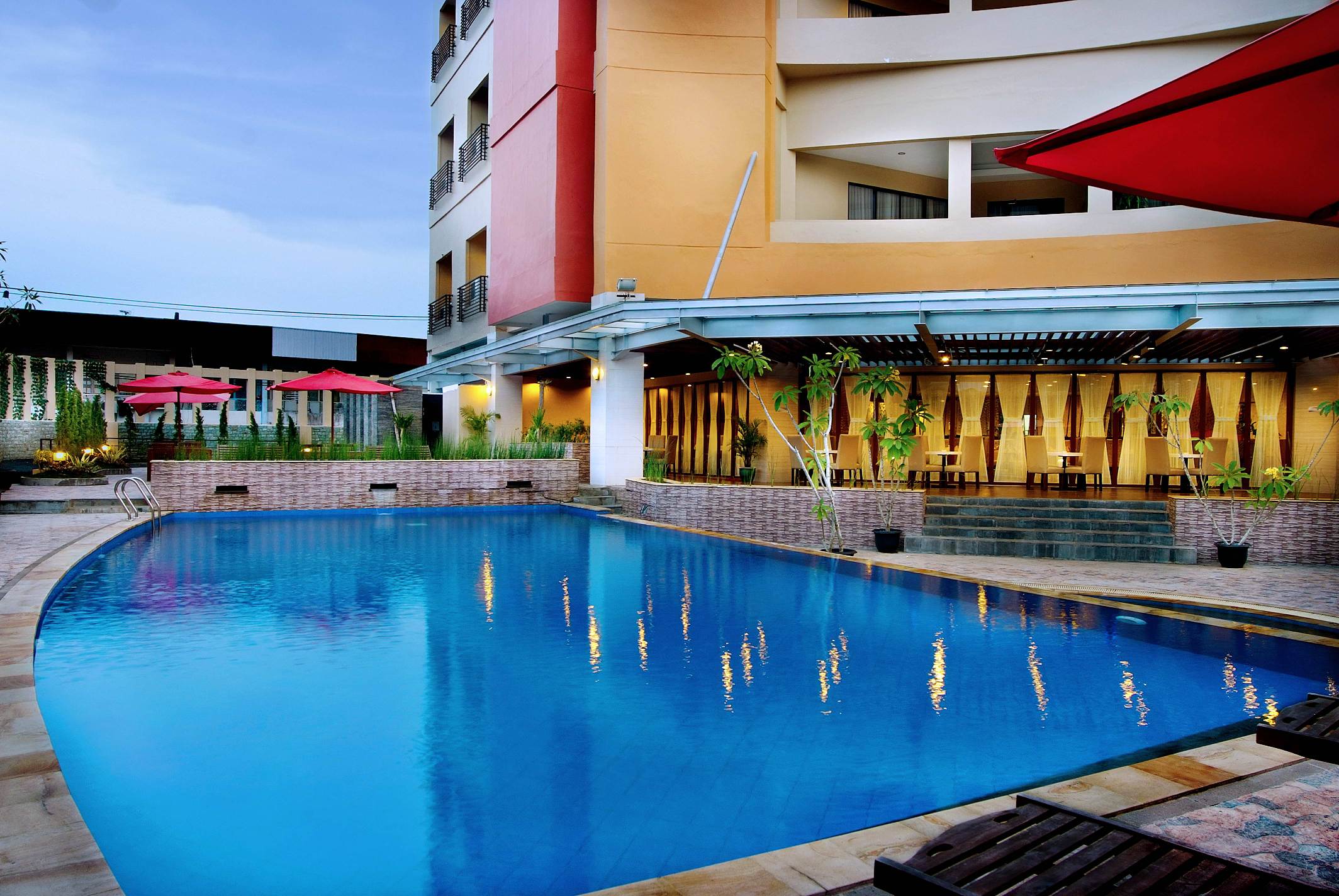 Aston Pontianak Hotel & Convention Center - Tap to explore photos