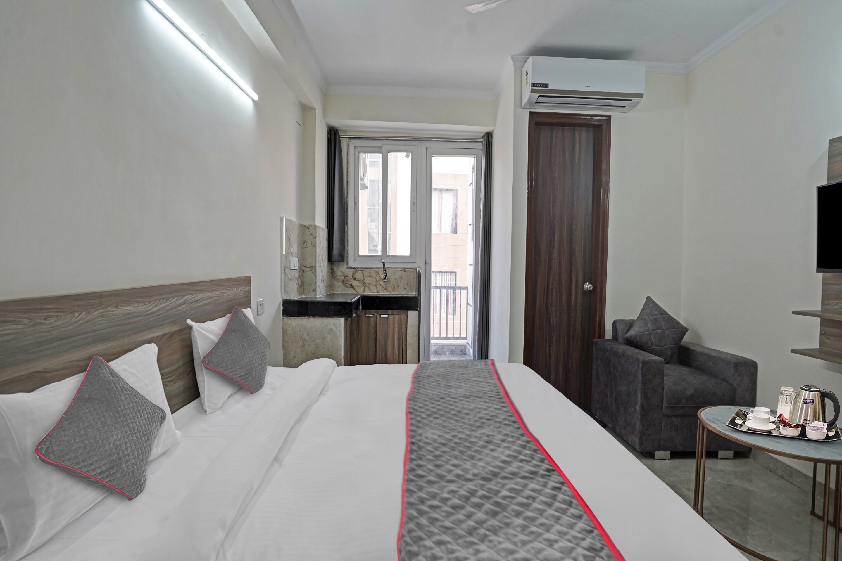 Hotel O The Moody Moon Residency - Tap to explore photos