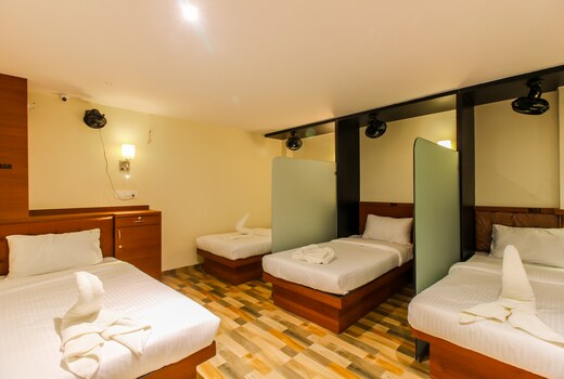 Blossom Dormitory For Male And Female Mumbai Hostel Price