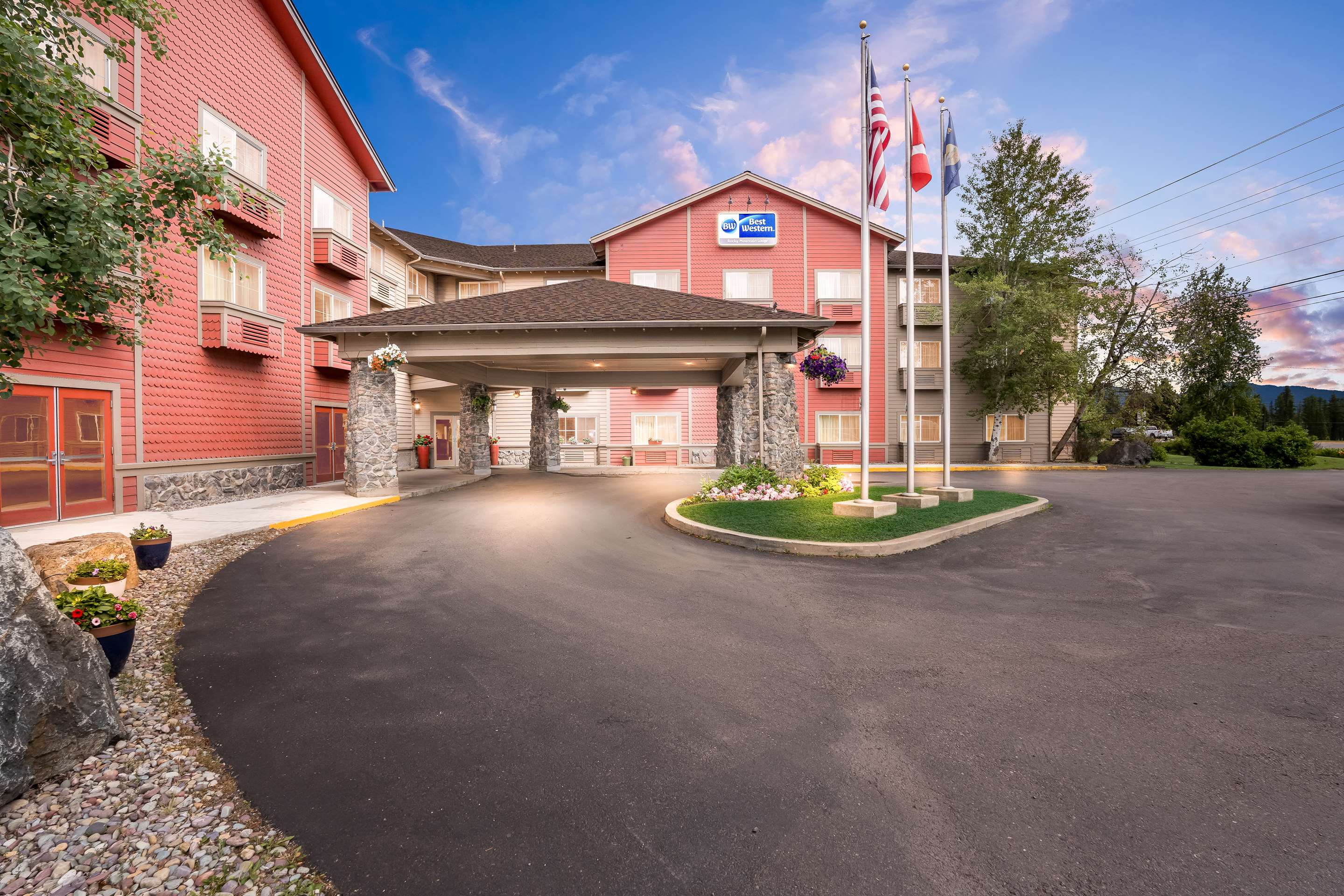 Best Western Rocky Mountain Lodge - Tap to explore photos