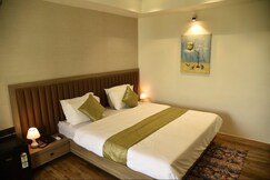 THE PLANTS CAFE & RESORT, Sonepur
