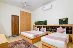 A2 Stay near Karunamoyee Bus Stand, Kolkata