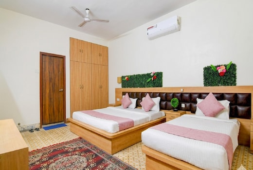 A2 Stay near Karunamoyee Bus Stand