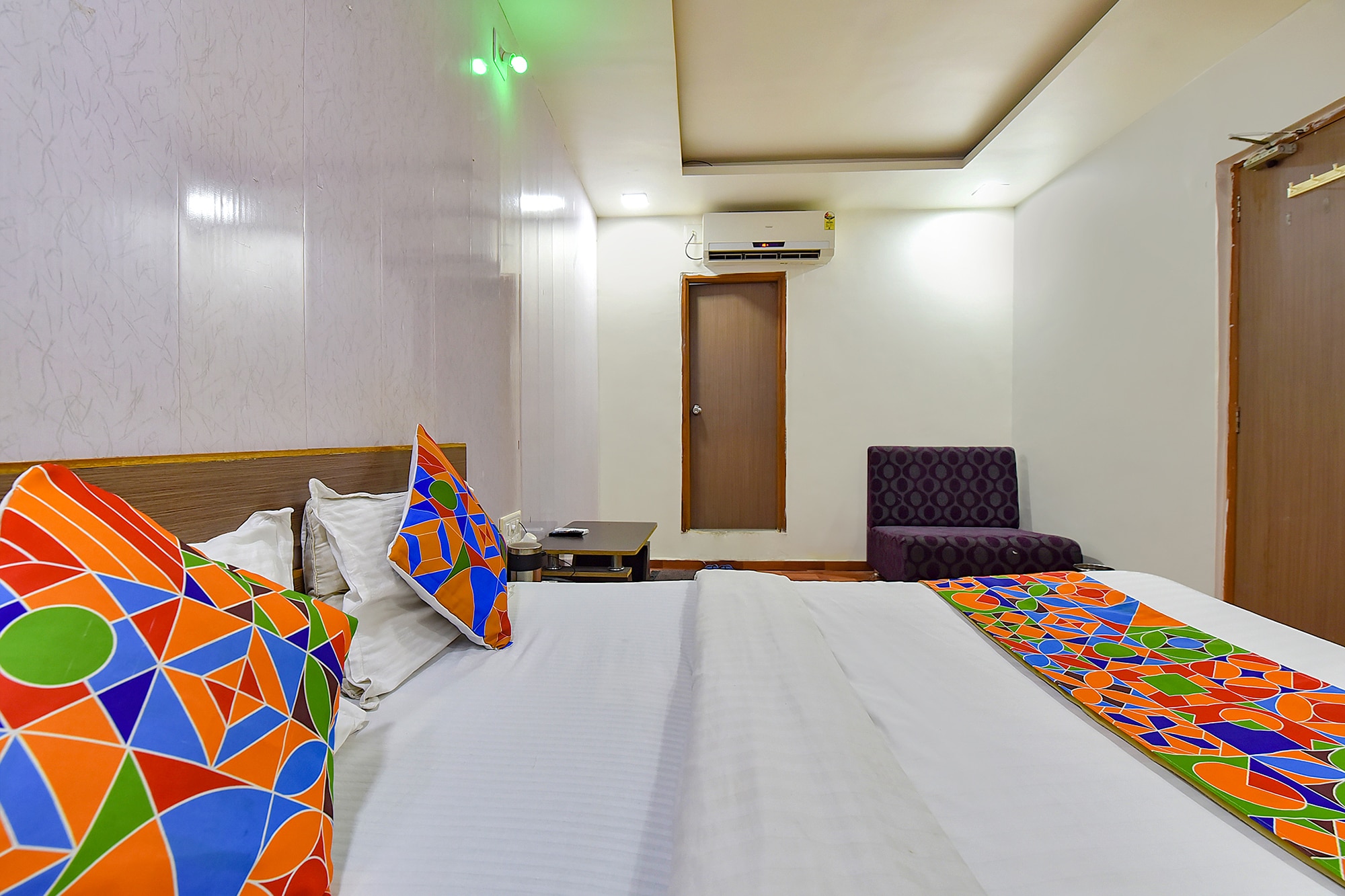 FabExpress Relax Inn - Nr. Sarkhej - Gandhinagar Highway - Tap to explore photos