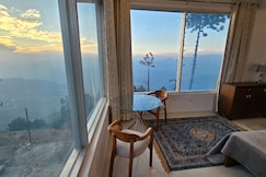 Private Room 1BR enclosing the mountains| Nivriti Cottage( R1), Khatoli