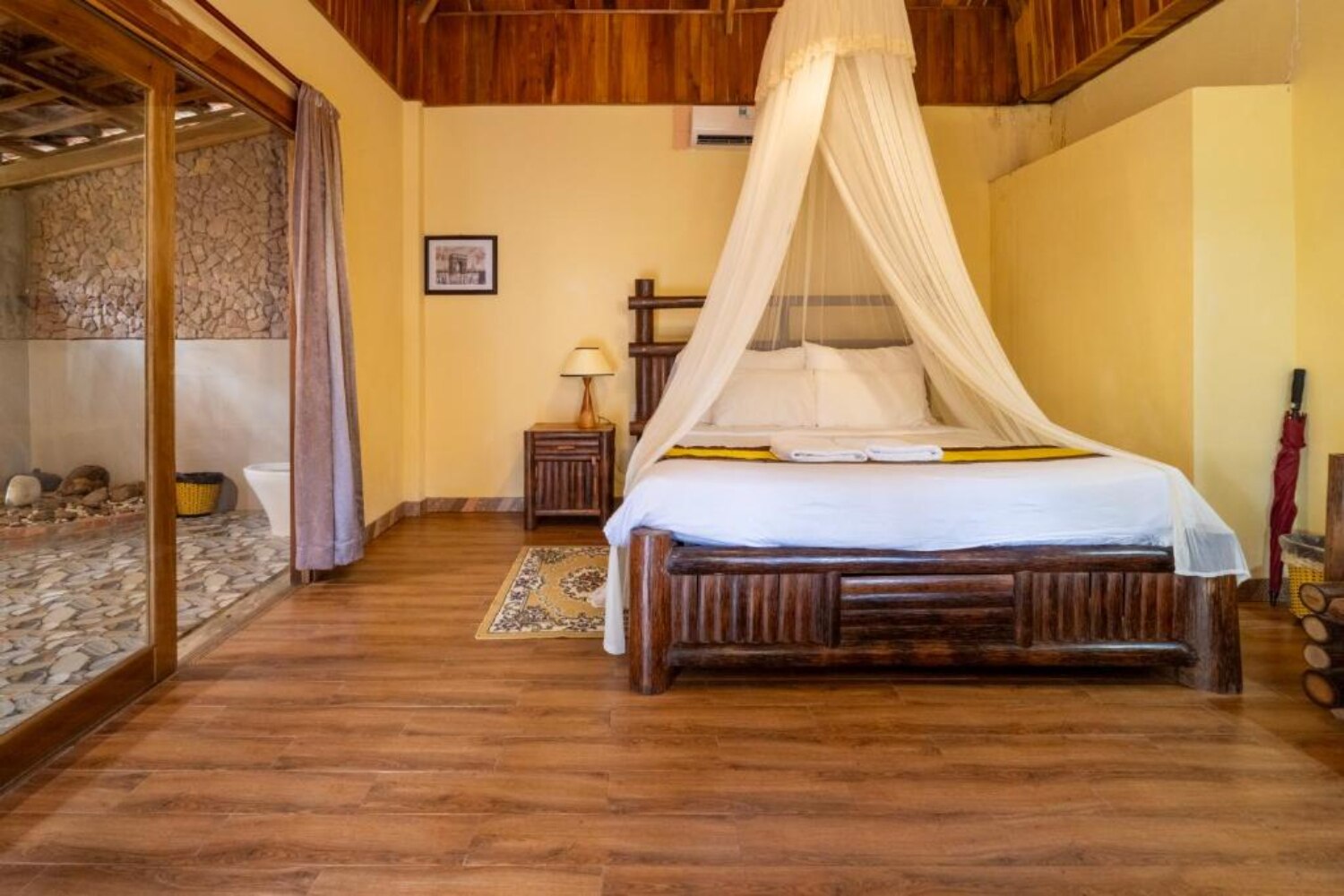 Chez Carole Beach Resort - Tap to explore photos