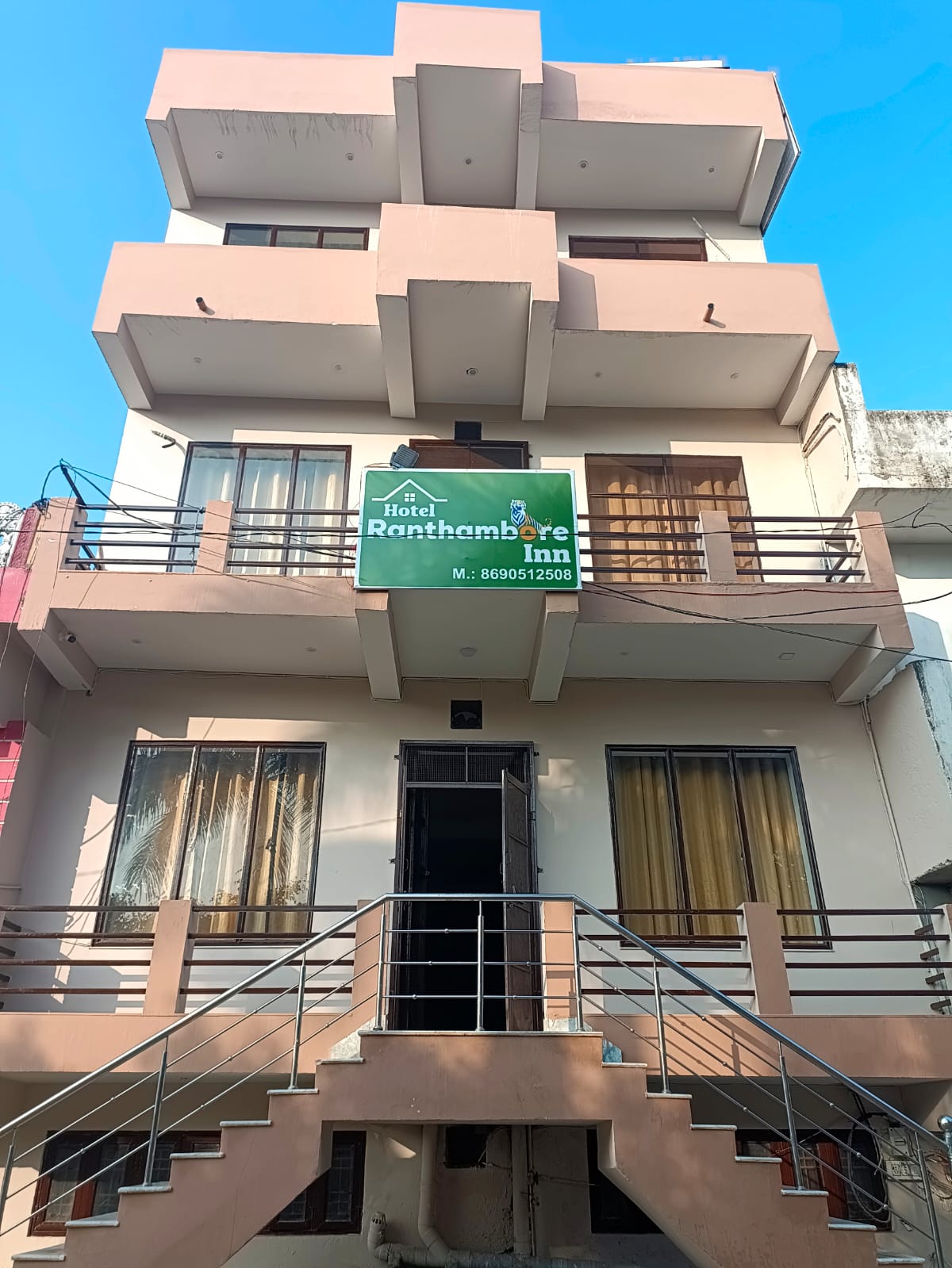 Hotel Ranthambore Inn - Tap to explore photos