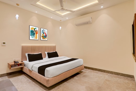 Super Collection O B.R. Ambedkar Park Taramandal Formerly Shree Krishna Inn