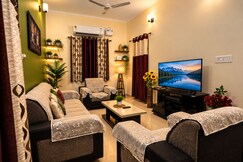 UrbnJungl Homestay Lounge, Bhubaneshwar