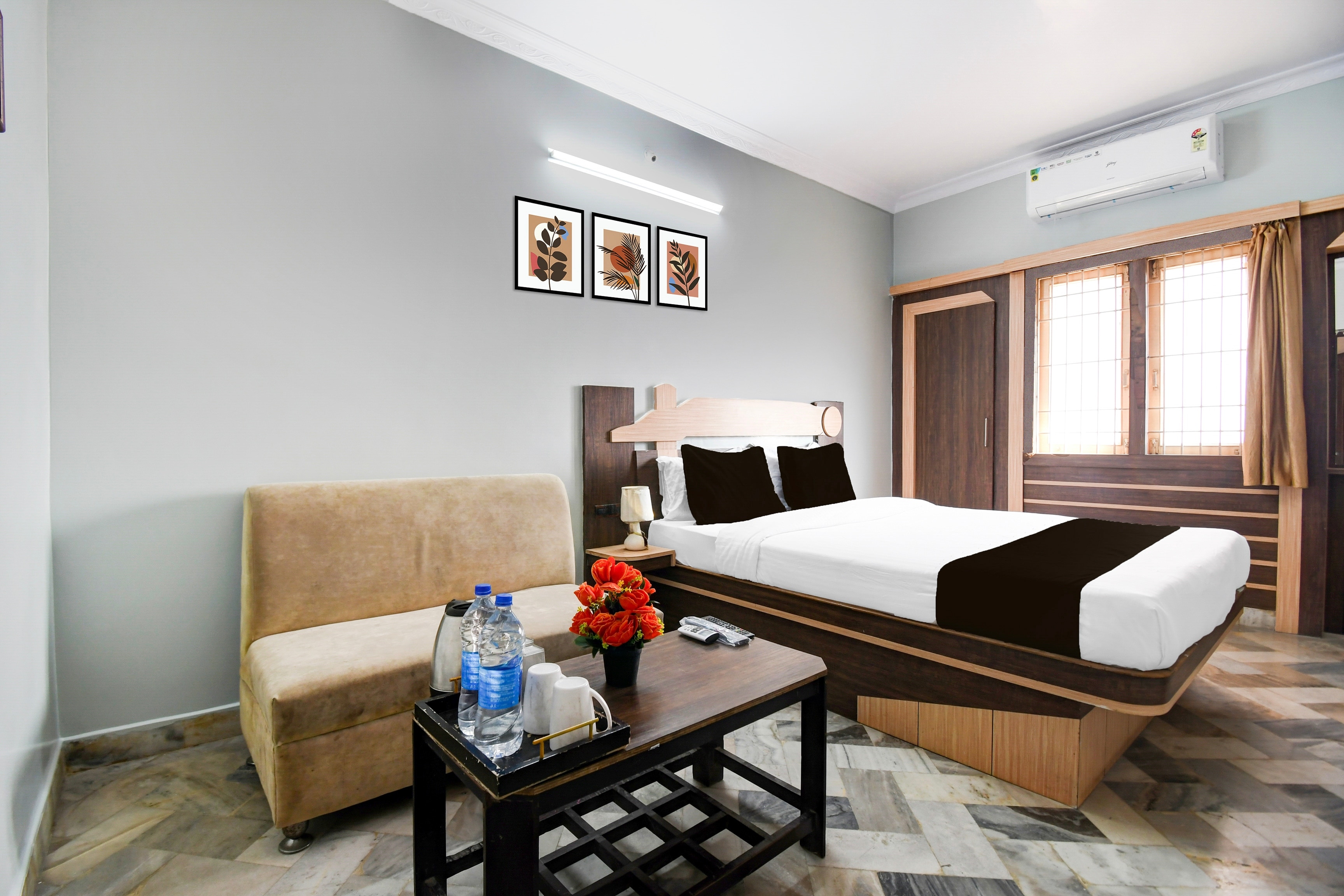 Super Townhouse Jyoti Mahal Road Rayagada - Tap to explore photos