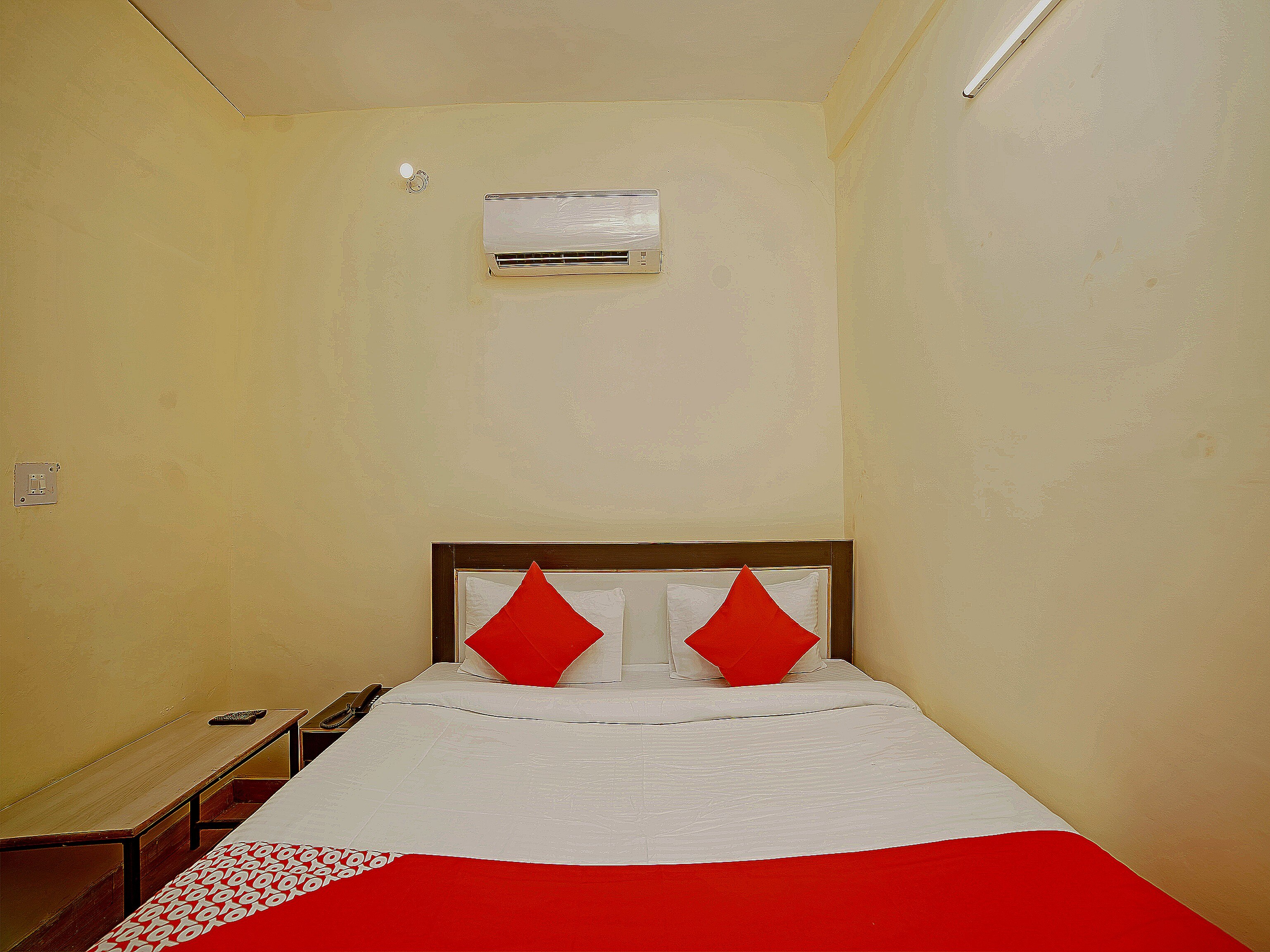 Hotel O Paras Guest House & Restaurant - Tap to explore photos