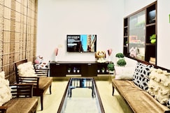 Nivera Stays | Luxe 4HK in South Delhi Near Airport, Delhi