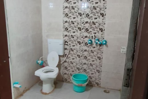 Goswami Home Stay Near Prem Mandir By HRG