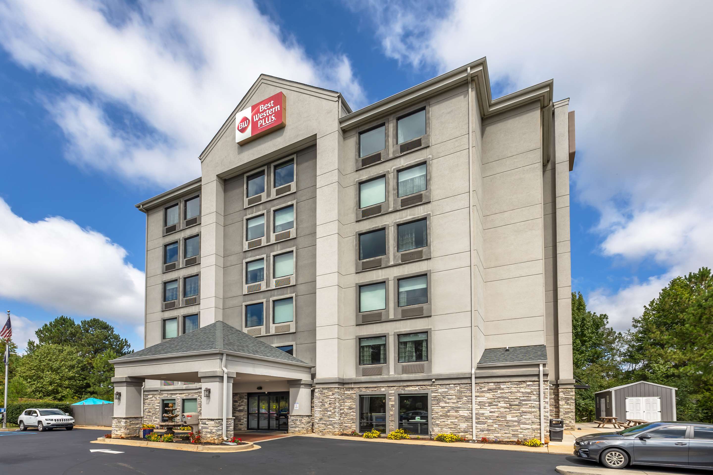 Best Western Plus Spartanburg - Tap to explore photos
