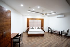 HOTEL SUNROOF, Zirakpur