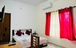 Double Room with Private Bathroom (201)