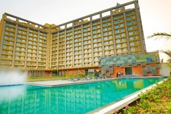 WowStay at Weekend Address, Surat