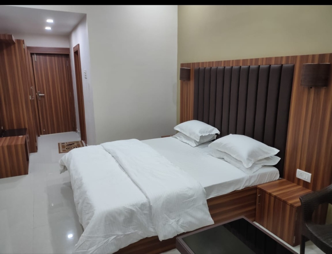 Mishka Boutique Hotel - Tap to explore photos