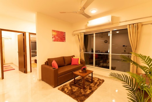 Luxury Higher Floor 2BHK Skyline Views BKC