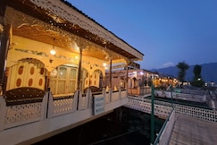 Young holly wood group of house boats, Srinagar