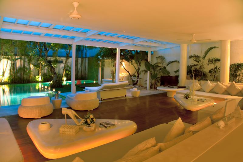 41+ Villa Deva Background