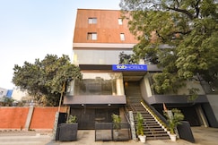 FabHotel Elvilla I, Loni