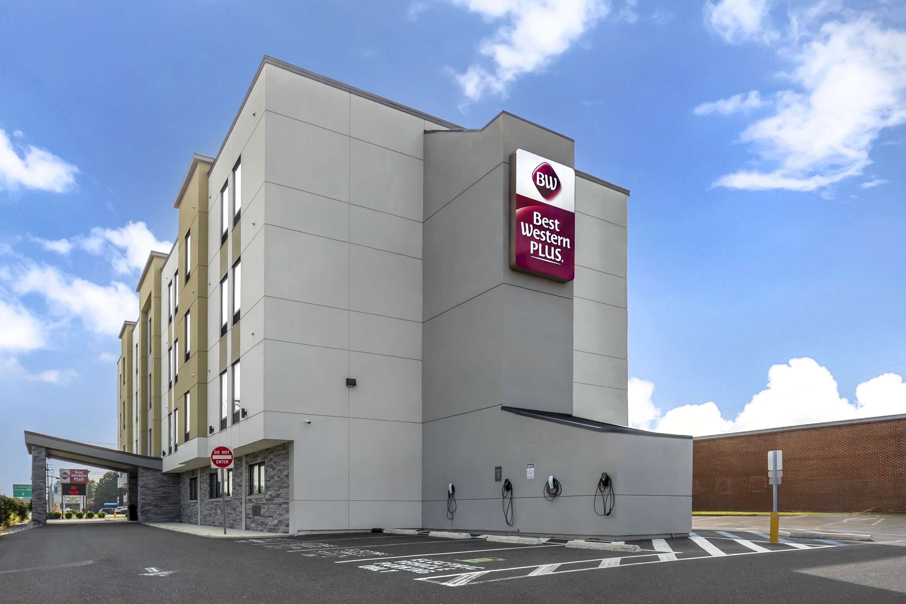 Best Western Plus Philadelphia- Pennsauken - Tap to explore photos