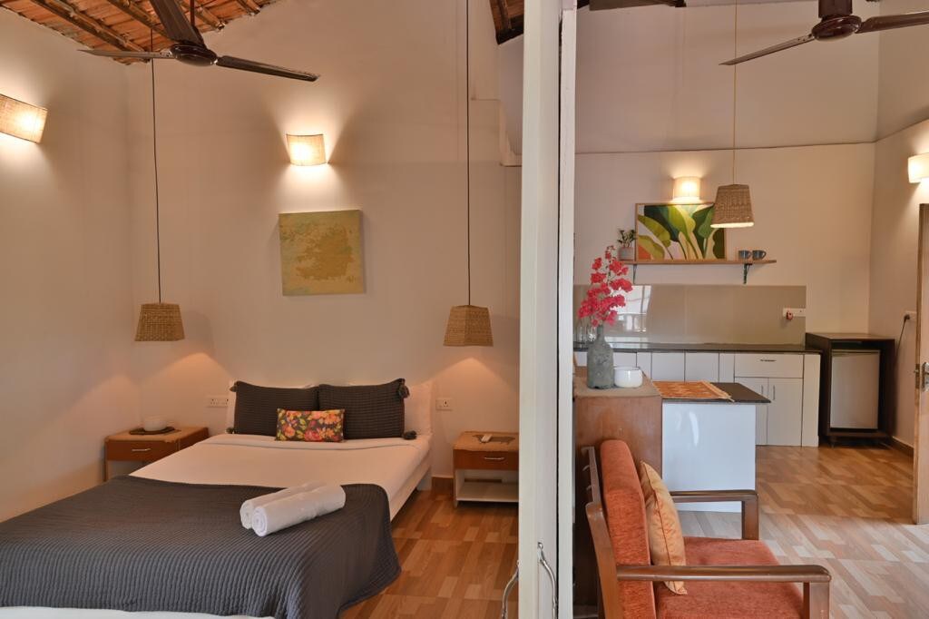 Lavish Studio with a pool near Candolim - Tap to explore photos