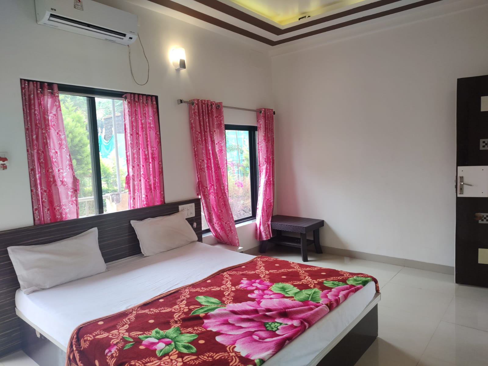 Hotel Aarohi Residency - Tap to explore photos