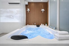 Instay 183 I 1bhk, Luxury Apt, Couple, Family, Patient long stay by Instay, Manesar
