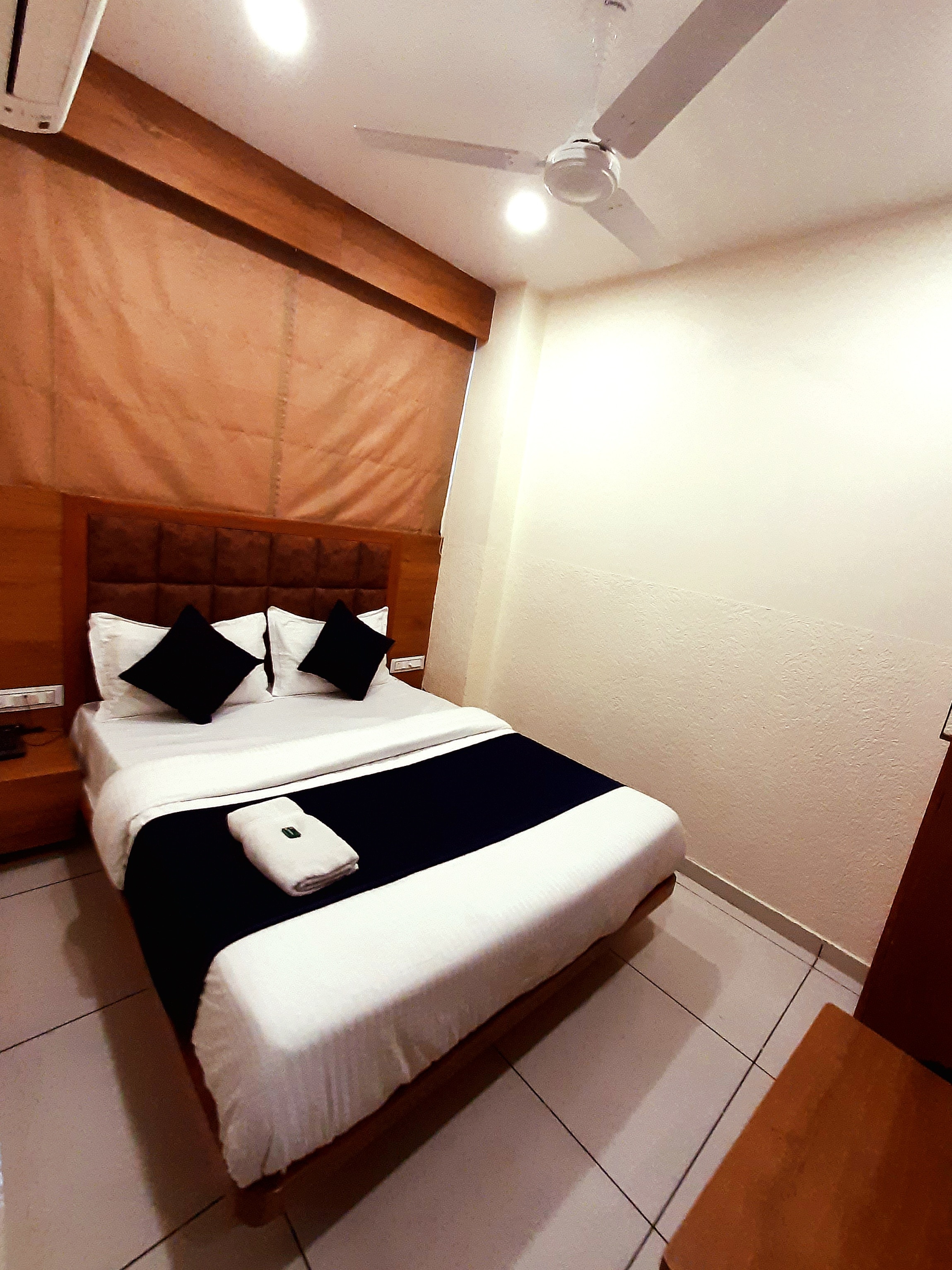 Hotel Suncity Ashram Road - Tap to explore photos