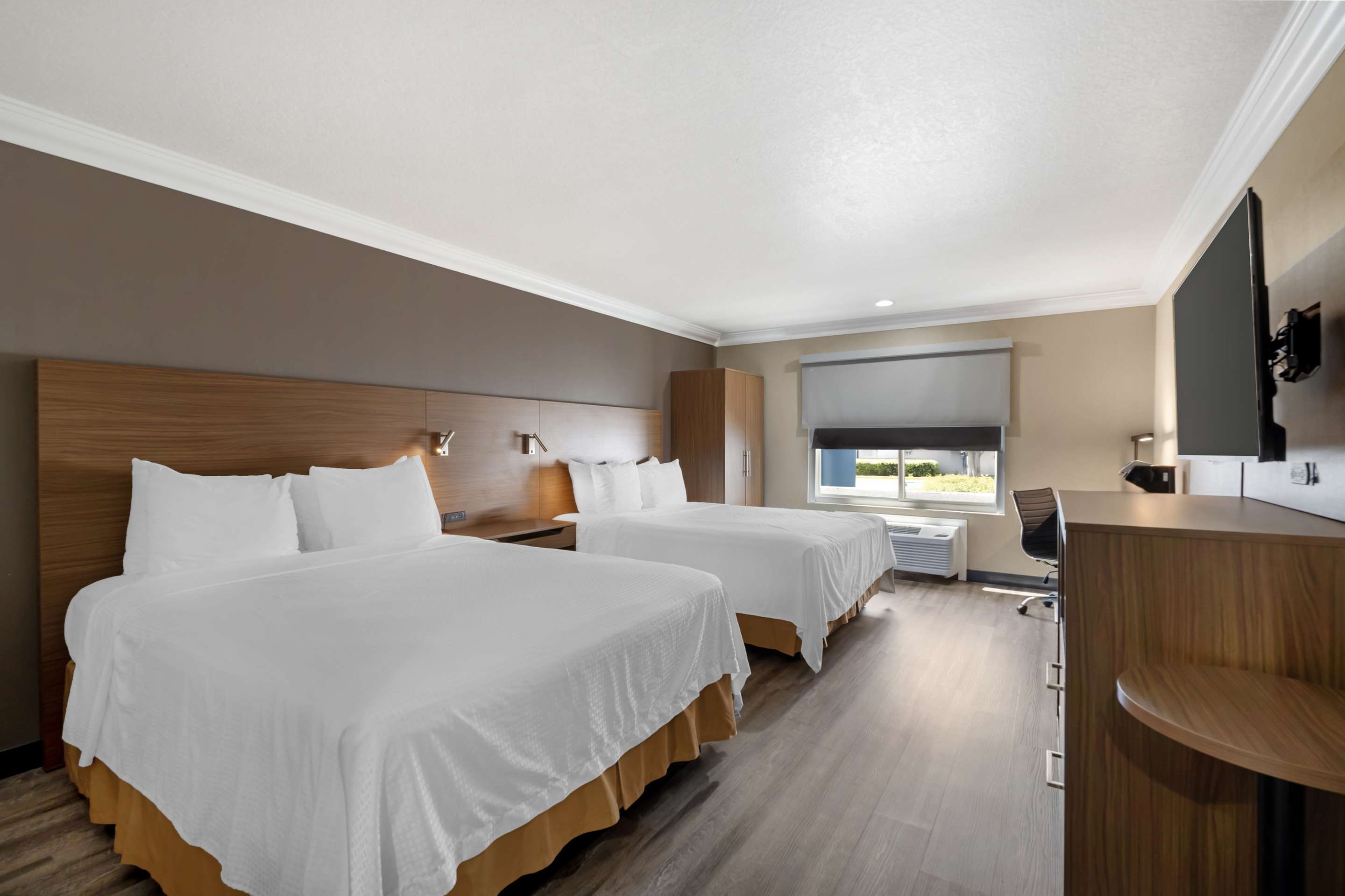 Best Western Plus Newport Mesa Inn - Tap to explore photos