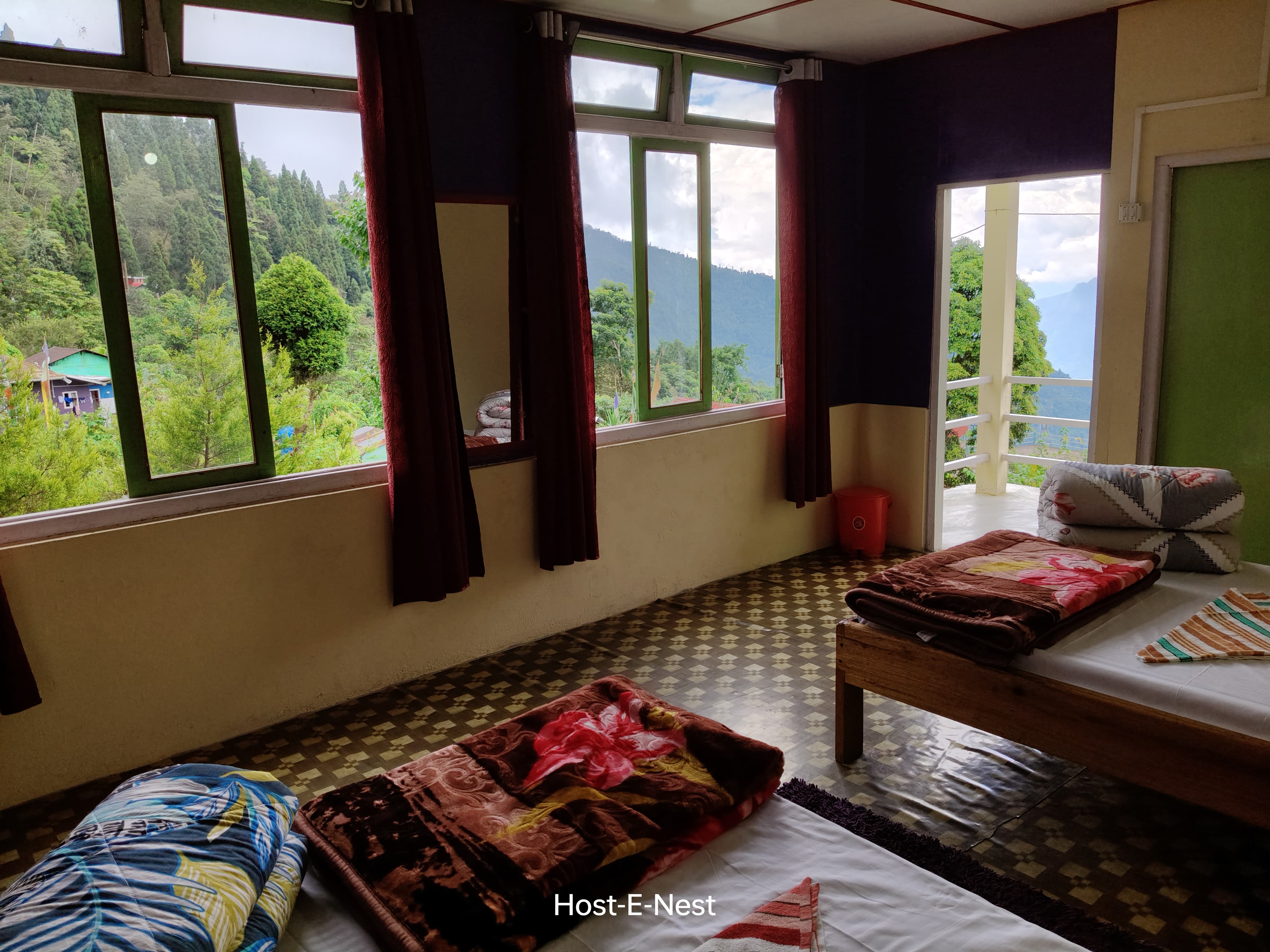 Host-E-Nest Homestay - Tap to explore photos