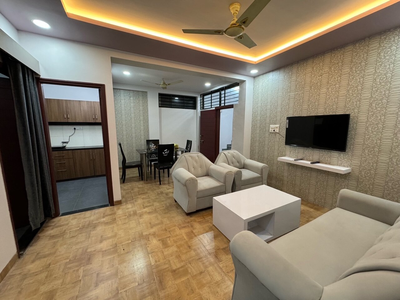 Leela Homestay Indore -Jasmine - Tap to explore photos