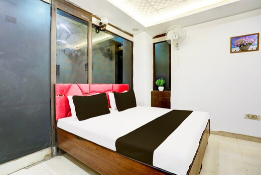 OYO 823068 Kashish Residency