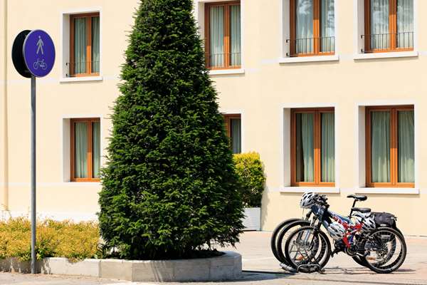 Best Western Titian Inn Hotel Treviso - Tap to explore photos