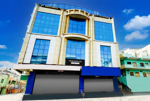 Super Townhouse Anantapur Near Srikantam Circle