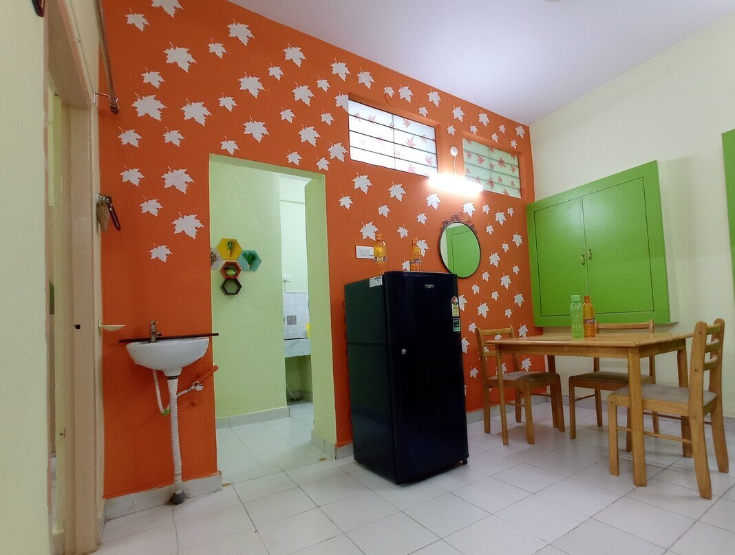 Beautiful 2bhk with high speed internet & WiFi ups - Tap to explore photos