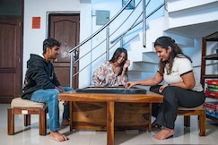 Hostel Lifespace- Bunks & Private Rooms in a Luxurious Villa, Mahabaleshwar