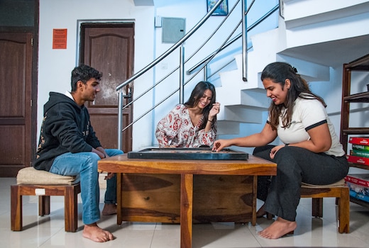 Hostel Lifespace- Bunks & Private Rooms in a Luxurious Villa