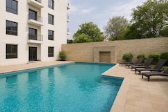 Saaz Hotel Club and Convention Centre, Indore