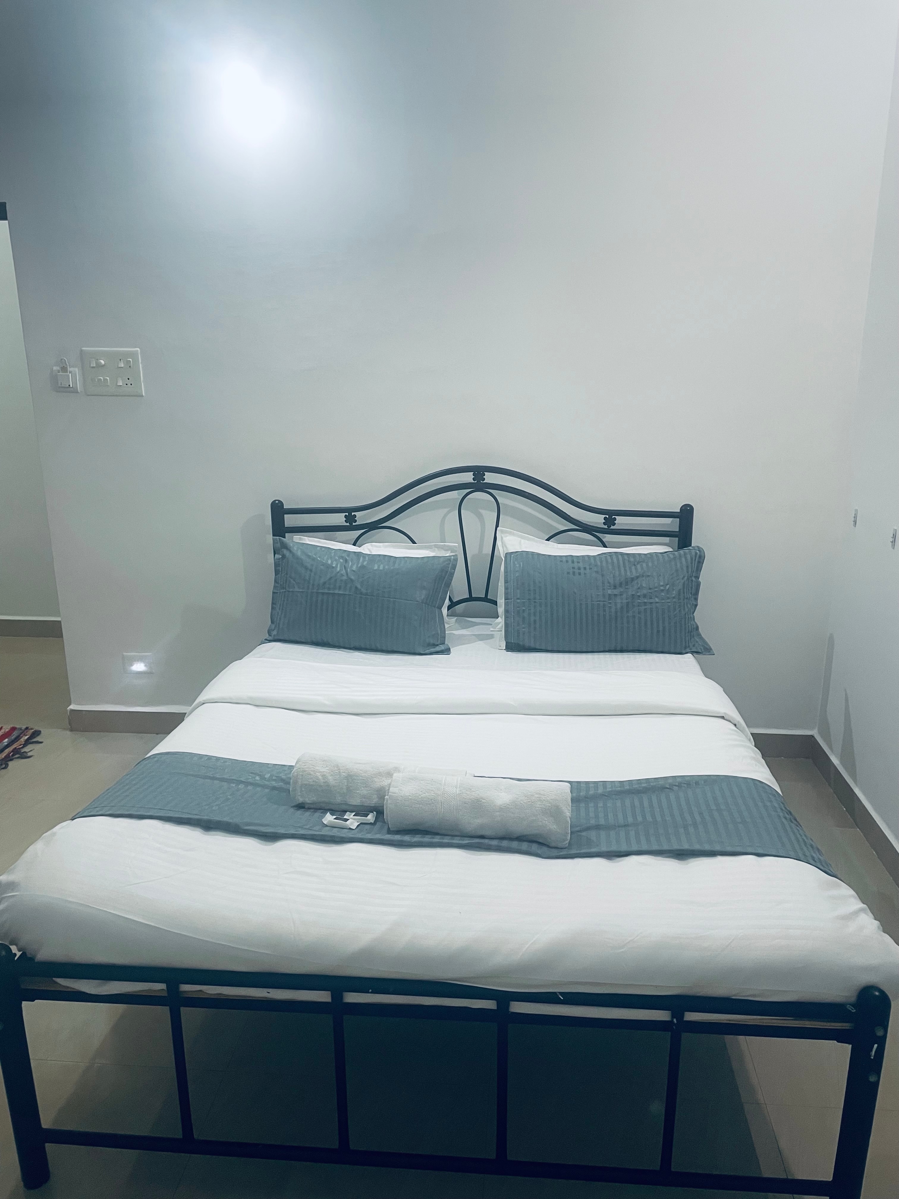 V5 Cheerful Homestay 300 mtrs from Morjim Beach - Tap to explore photos