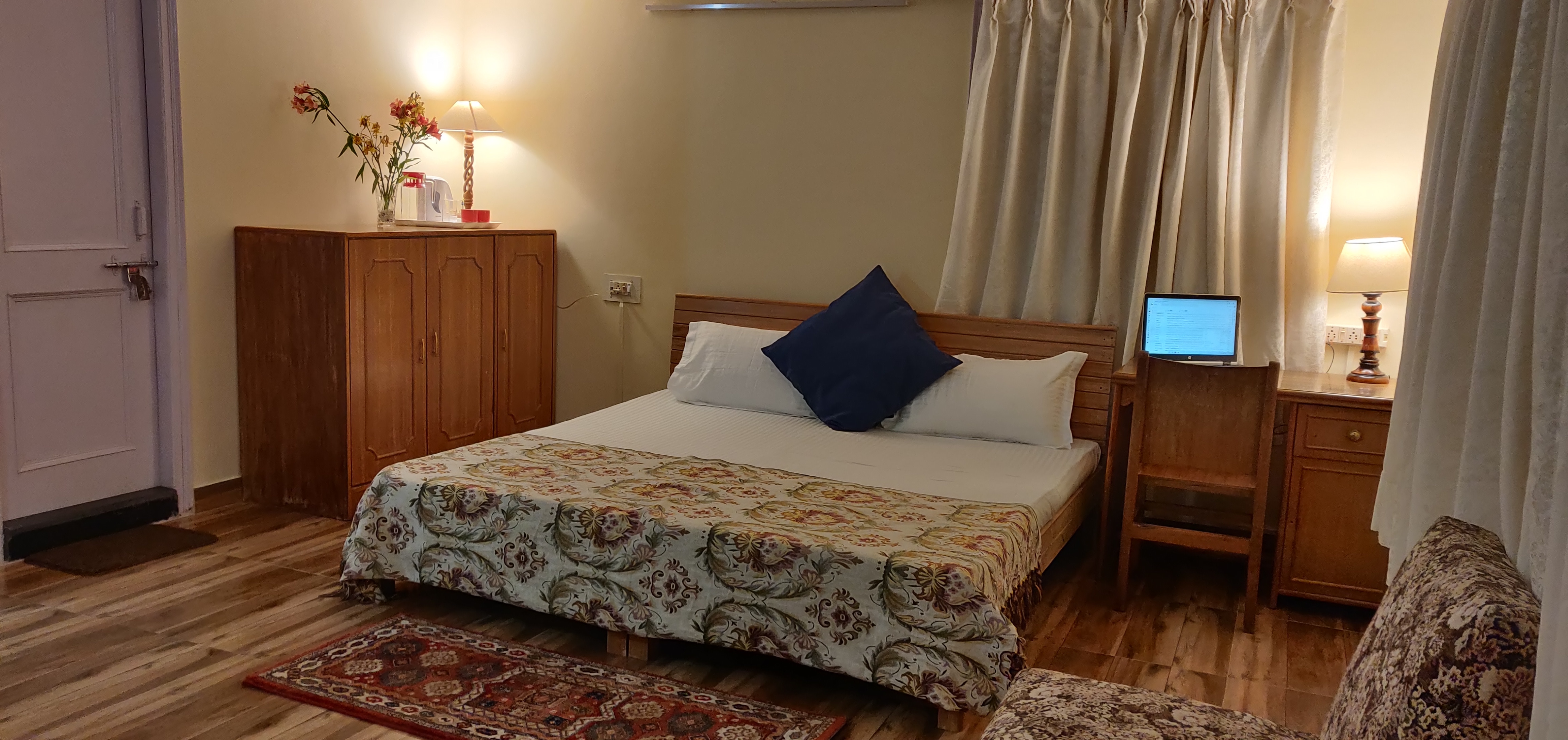 Vatsalyam Service Apartment - Tap to explore photos